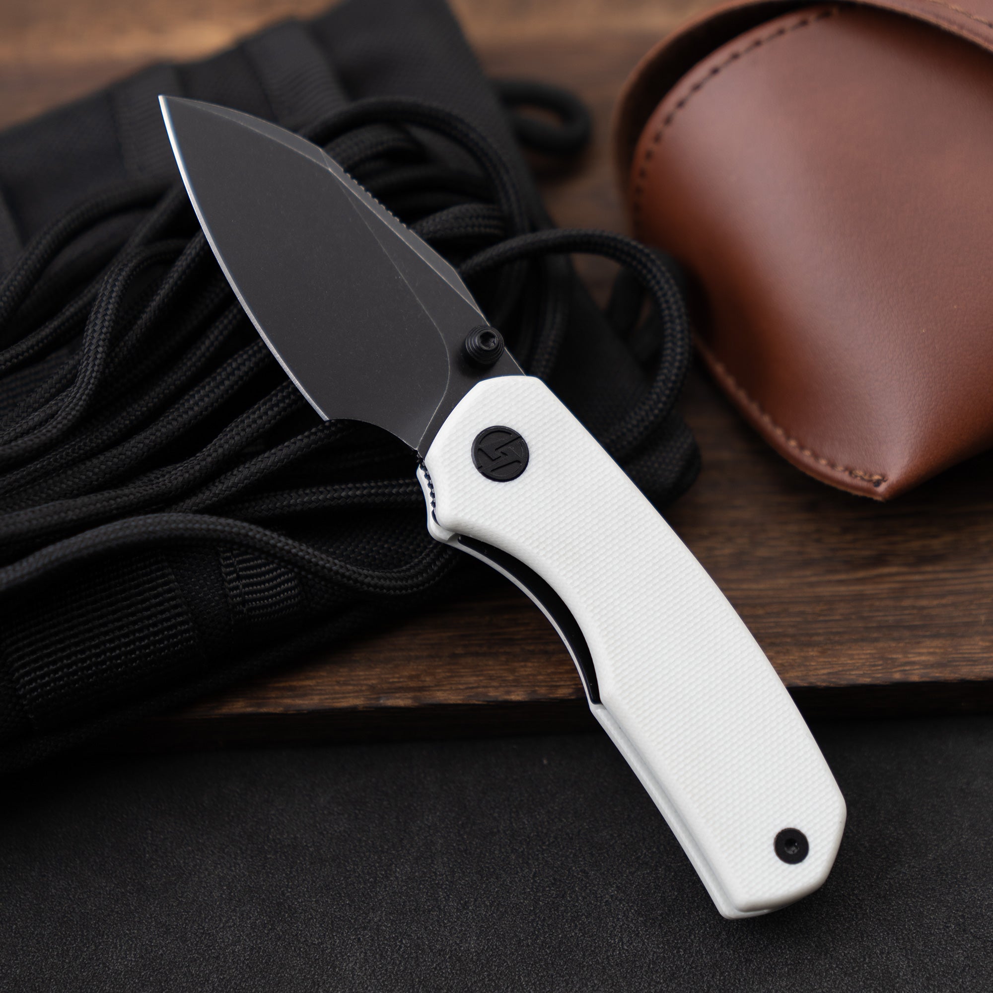 Color_White-Black Coating
