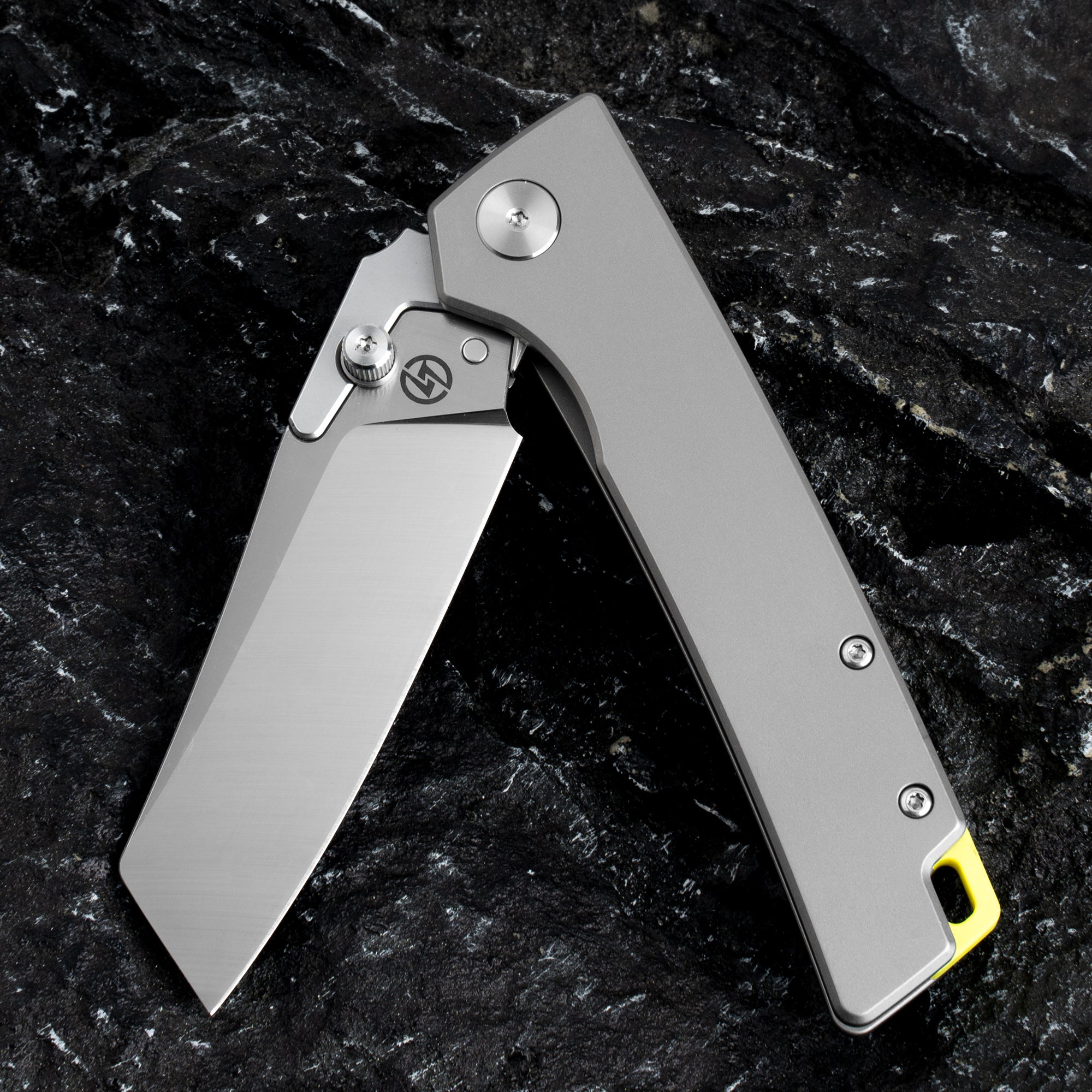 Folding Camping Knife（3.0''+9Cr18Mov+Titanium）-Frame Lock-Thumb Stud-T024