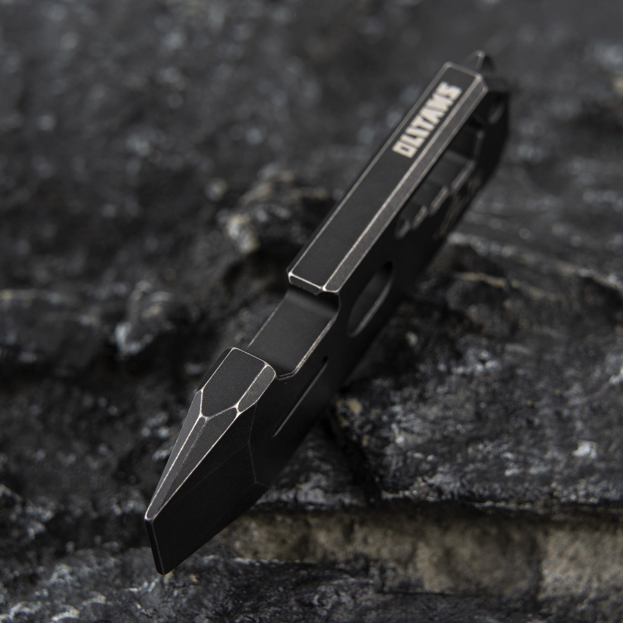T042 Cyber Bison EDC Pry Bar Titanium Alloy Multitool(Black Coating Stonewash)